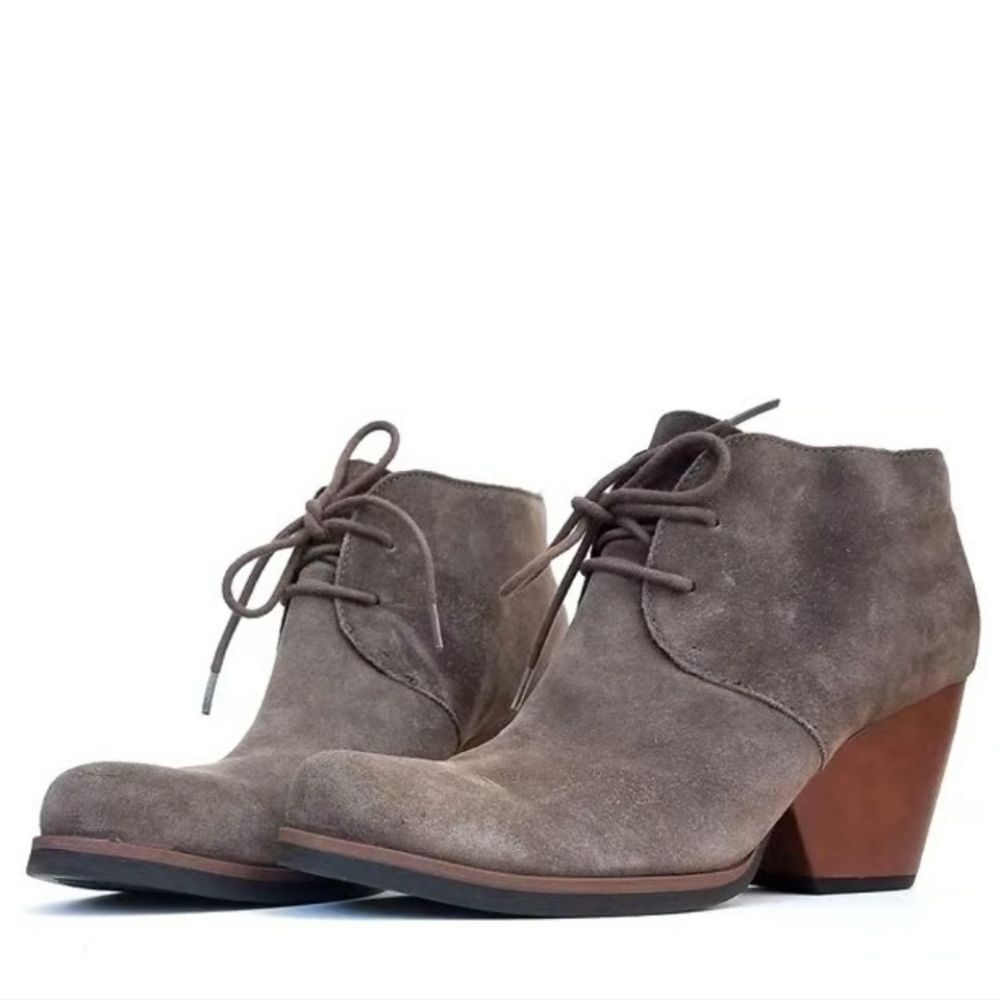 Korks Roana Gray Suede Lace Up Wedge Boot Size 8.5